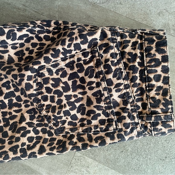 Reformation Cary high rise slouchy Leopard Print Straight-Leg Jeans size 28 - Picture 9 of 11